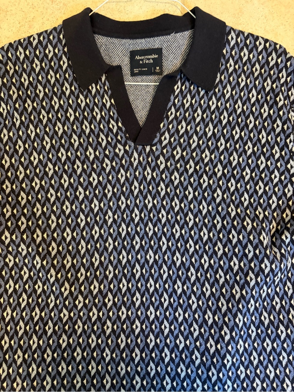 Abercrombie & Fitch Navy and Cream Geometric Knit Sweater Polo